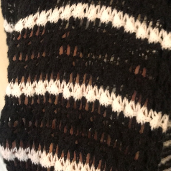 black and white striped hooded cardigan - Picture 2 of 4